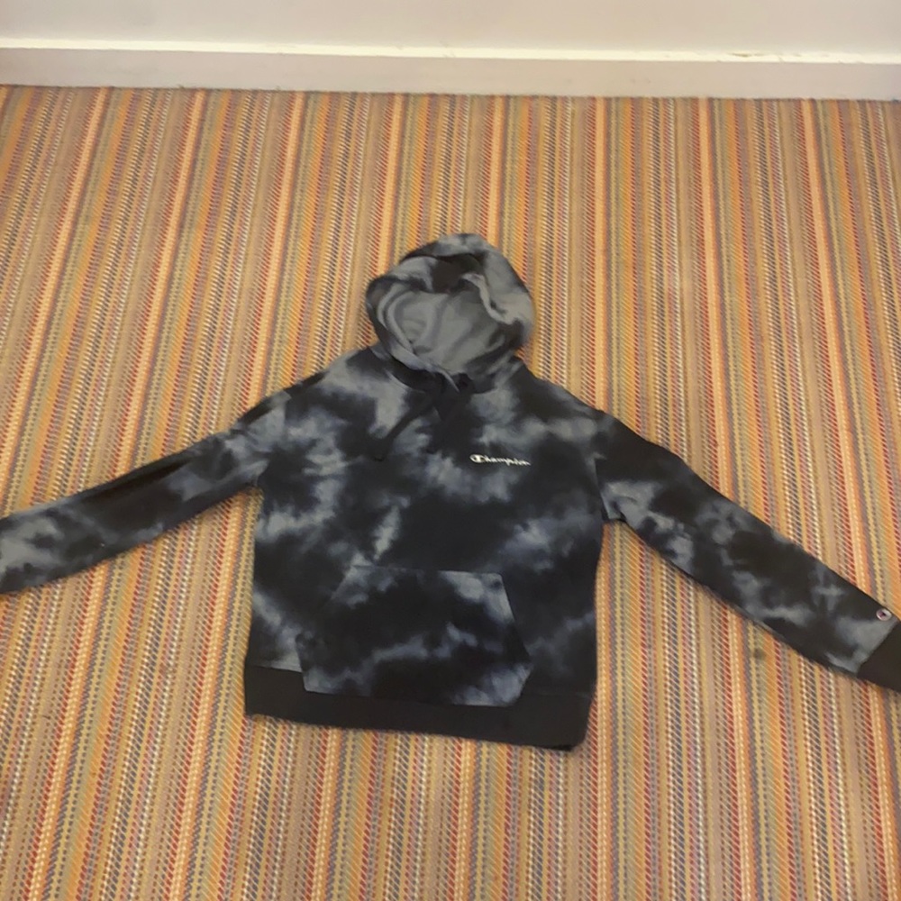 it’s tie dye never wore it champain hoodie